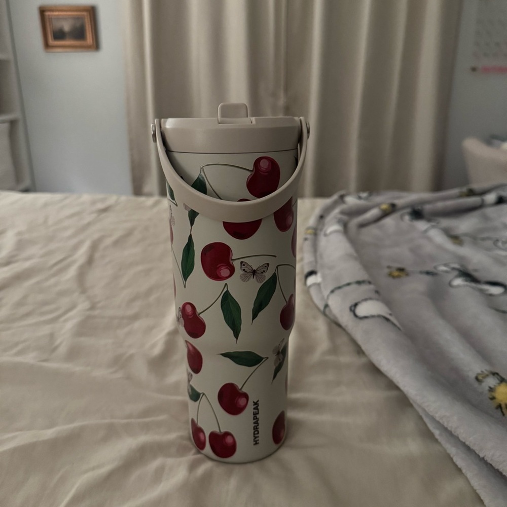 Hydrapeak Cherry Design Tumbler